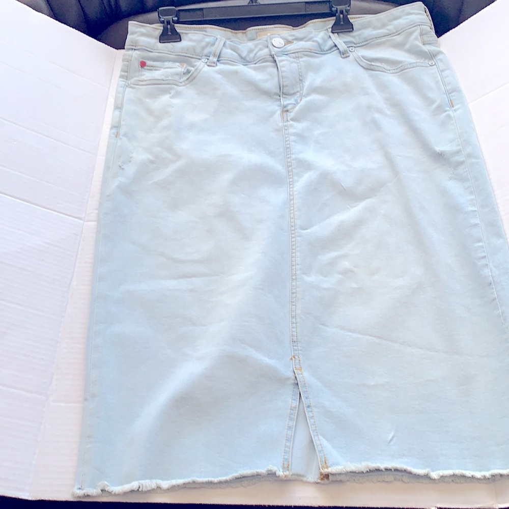 Slink jeans skirt. Light blue.